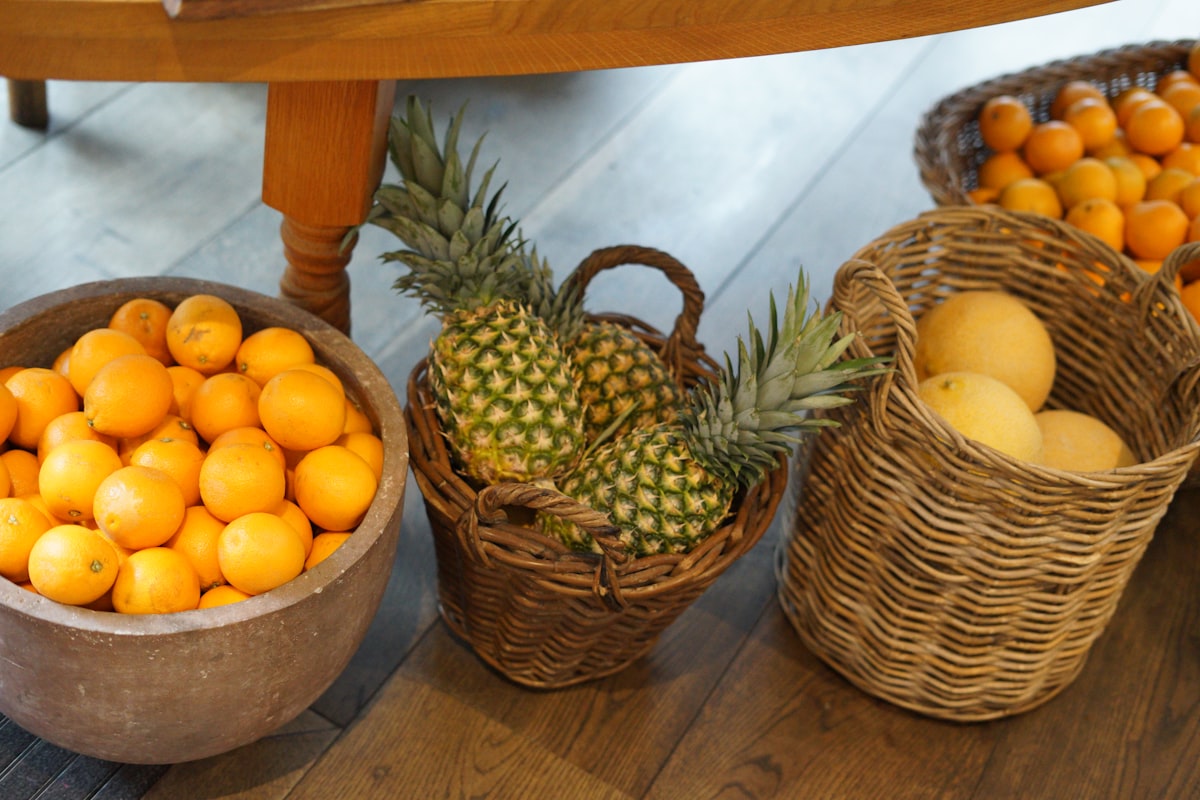 Fruits et légumes rangés intelligemment au réfrigérateur